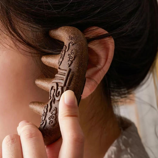 热卖！宫造 祥云纳福·何首乌香梳 按摩头皮 精美礼盒礼袋 商品图2