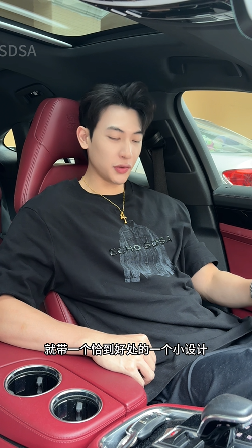 T901夏季新款衣物字母印花男女同款短袖百搭潮流情侣T恤宽松复古上衣