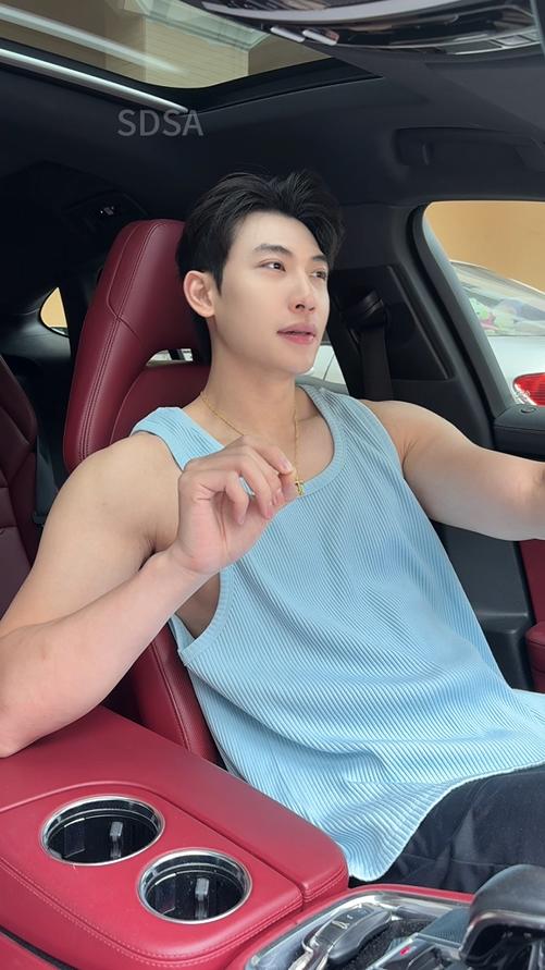 T1456时尚夏季新款针织条纹设计男士背心潮流百搭运动无袖宽松休闲上衣 商品图0