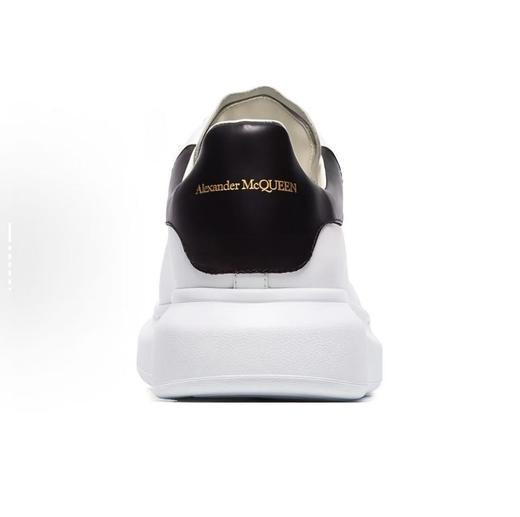 Alexander McQueen亚历山大麦昆 Oversized Sneaker 光滑小牛皮 低帮 时尚板鞋 男款 黑白 商品图3