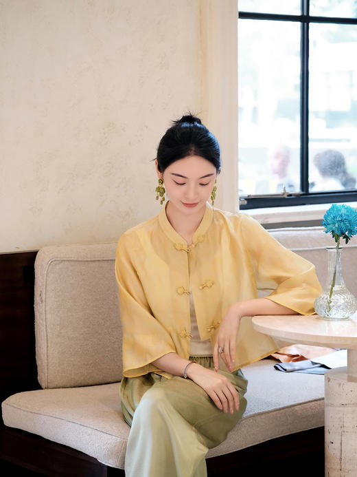 盛唐婧| 新中式真丝绡花苞盘扣小外套开衫 商品图2