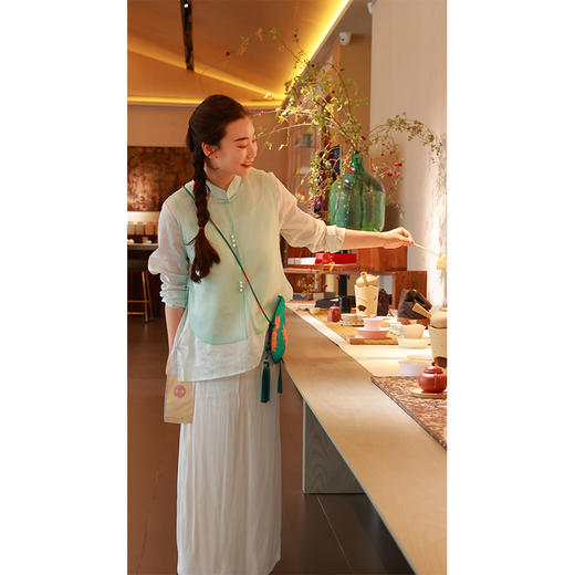 【抖音专属】圆摆马甲（24704311-天缥） 商品图3