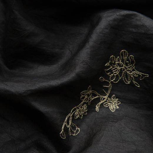 丁摩 真丝香云纱刺绣V领中长裙女奢华老龟纹100桑蚕丝短袖连衣裙夏5ZF-52046 商品图4