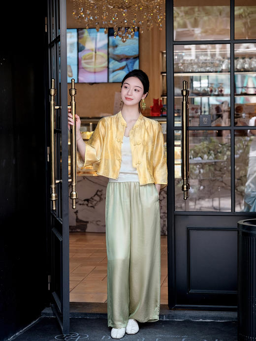 盛唐婧| 新中式真丝绡花苞盘扣小外套开衫 商品图4