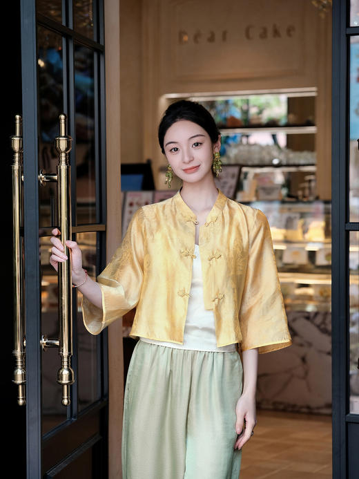 盛唐婧| 新中式真丝绡花苞盘扣小外套开衫 商品图0