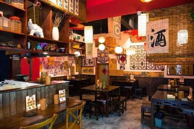 零零后小酒館月入八萬(wàn)，他們是怎么做到的？