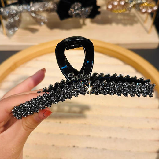 雀说韩版水钻字母抓夹大号高级感盘发鲨鱼夹后脑勺发量多爪夹发夹头饰AL089 商品图1