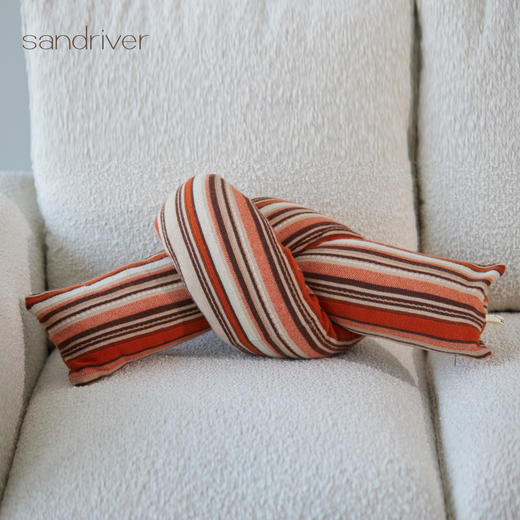 羊绒一字异形抱枕 SJF97P725N 商品图3