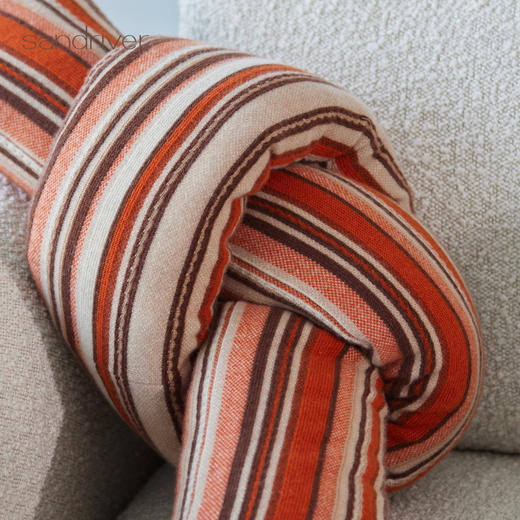 羊绒一字异形抱枕 SJF97P725N 商品图1