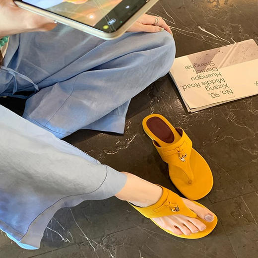 ‼️超级好看的多巴胺【人字夹趾流苏外穿凉拖鞋】超防滑！海边度假，日常搭配也好看🔥 商品图4