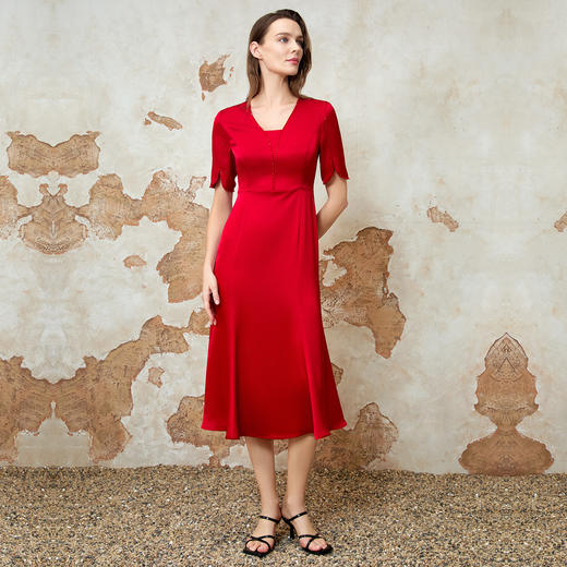 EITIE爱特爱夏季新款高级感红色显瘦礼服过膝订婚敬酒服宴会礼服连衣裙8277903 商品图3