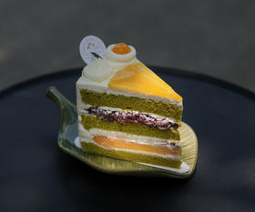 斑斓椰子奶油切件（约12:00后可取）