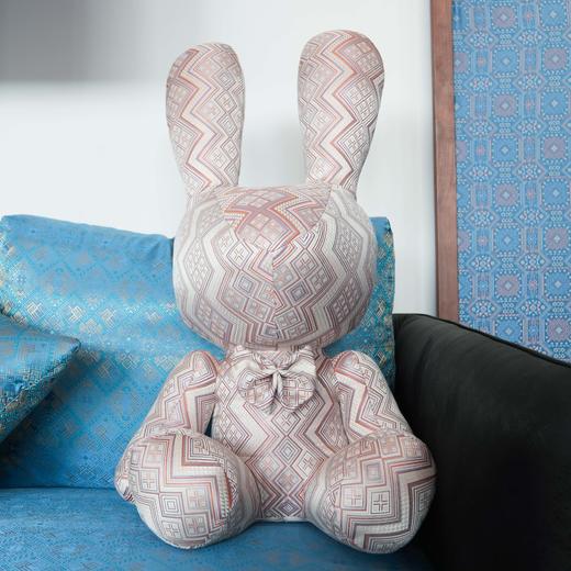 壮锦-特大号花花公子兔子玩偶 商品图2