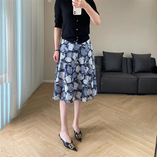 2025新款进口长绒棉45斜裁绣球印花斜裁半身裙女A字！ 商品图2
