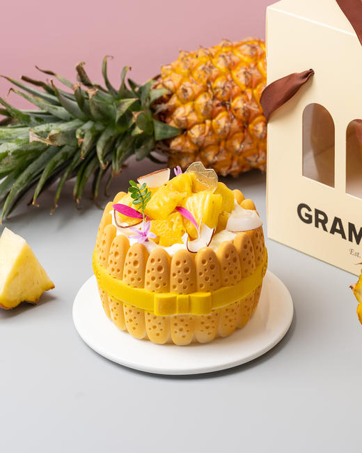 鲜果夏洛特凤梨慕斯生日蛋糕 商品图1