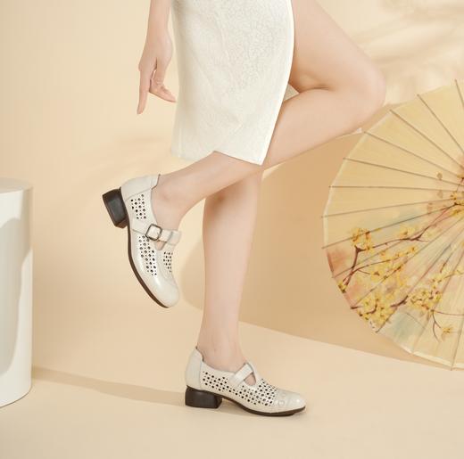 【夏季新款】西村名物2025年夏季新款舒适透气优雅百搭低跟洞洞鞋T25AH16341 商品图5