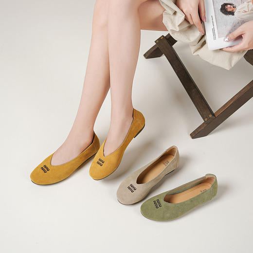 【秋季新款】西村名物2025年秋季新款舒适平底优雅百搭妈妈鞋浅口单鞋T25CE39041 商品图0