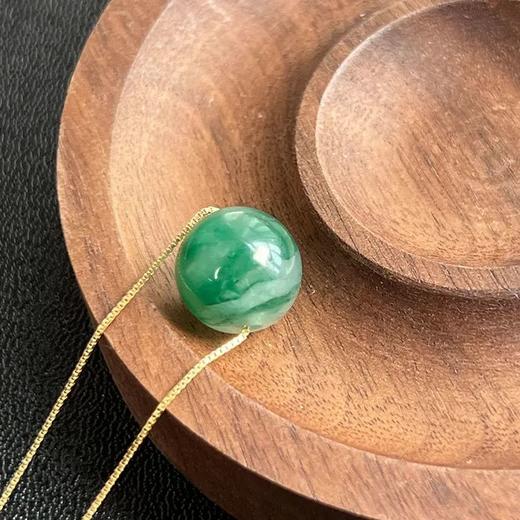 只此青绿·非洲翠玉专场 ，一抹浓翠腕间藏，春景熙熙，只此青绿【G】 商品图9