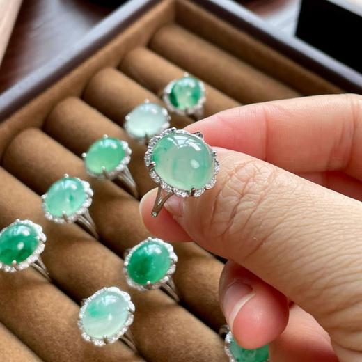 只此青绿·非洲翠玉专场 ，一抹浓翠腕间藏，春景熙熙，只此青绿【G】 商品图11