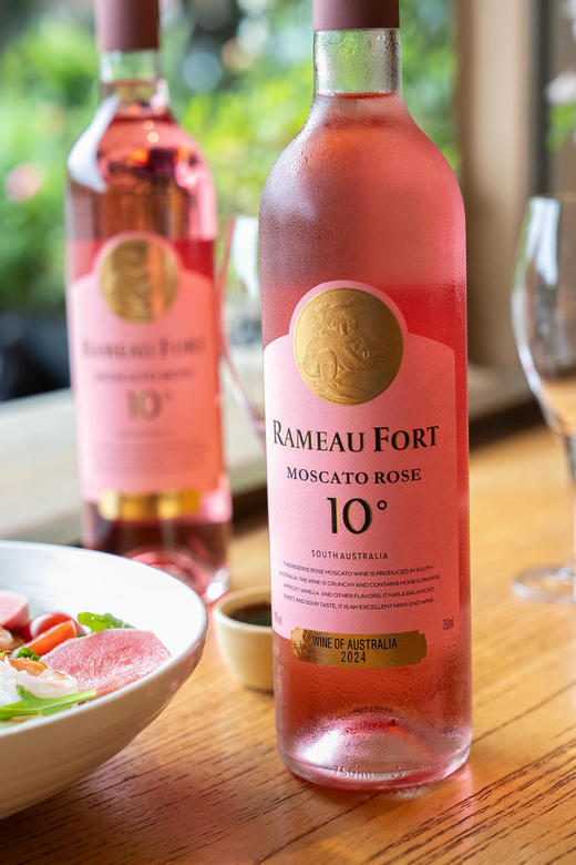 【澳洲原瓶进口 20年老藤葡萄 口感清爽灵动】摩图堡·10珍藏莫斯卡托桃红葡萄酒10%vol 750ml*6支 商品图4