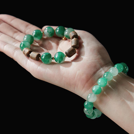 只此青绿·非洲翠玉专场 ，一抹浓翠腕间藏，春景熙熙，只此青绿【G】 商品图2