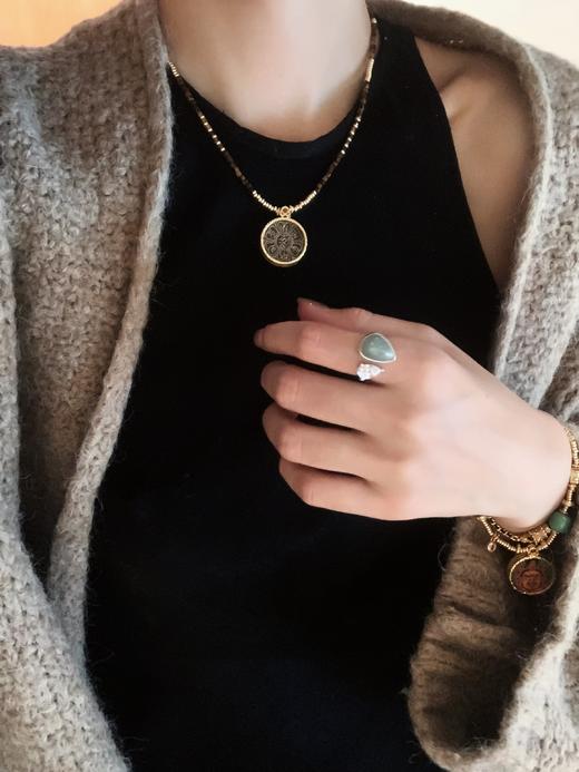 护护和平安~藏式纯手绘六字箴言唐卡吊坠 六字真言项链，虎眼石 商品图2