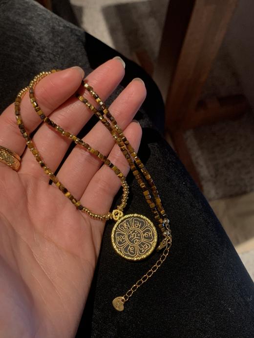 护护和平安~藏式纯手绘六字箴言唐卡吊坠 六字真言项链，虎眼石 商品图1