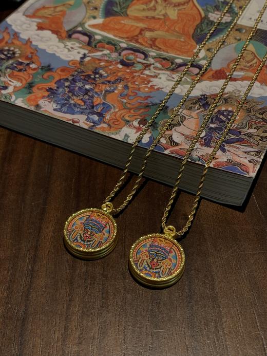 藏式纯手绘扎基拉姆随身小唐卡吊坠(含链子)2cm 商品图1
