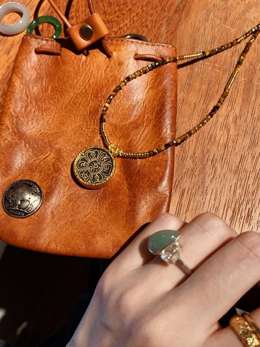 护护和平安~藏式纯手绘六字箴言唐卡吊坠 六字真言项链，虎眼石 商品图3