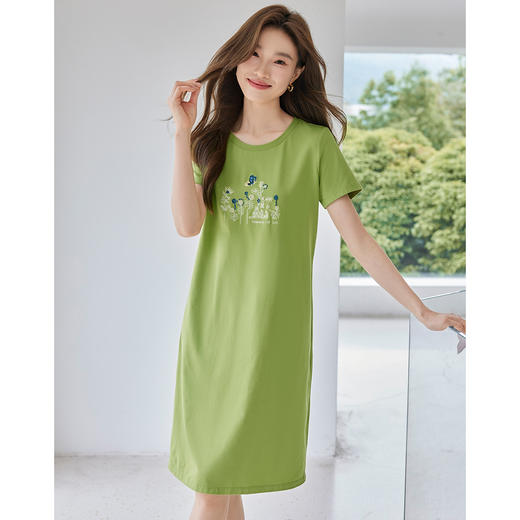 【五折购】熙世界夏装新款重工蝴蝶戏花图中长T恤直筒连衣裙女宽松裙子 商品图1