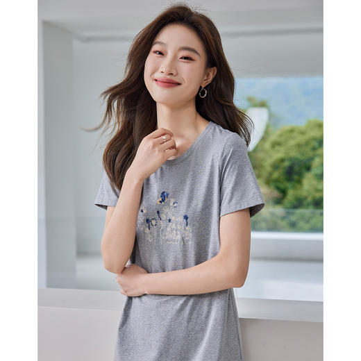 【五折购】熙世界夏装新款重工蝴蝶戏花图中长T恤直筒连衣裙女宽松裙子 商品图2