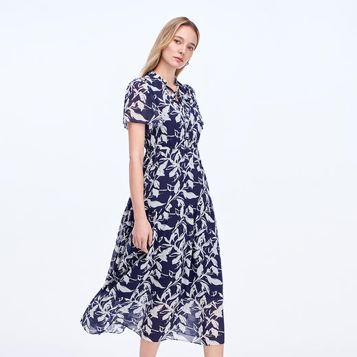 EITIE爱特爱气质植物印花优雅修身显瘦连衣裙秋新款8307003 商品图1