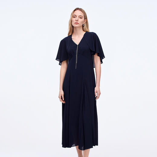 EITIE爱特爱优雅斗篷V领显瘦礼服连衣裙秋季新款8377001 商品图5