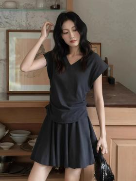 心选丨（79元韩系纸片人套装 微胖和胖mm们闭眼入巨显瘦！）韩系简约懒人两件套 显瘦俏皮飞飞袖v领收腰纯色针织懒人套装女夏季