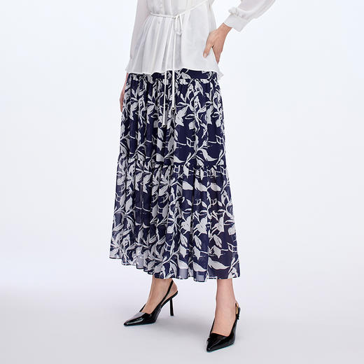 EITIE爱特爱植物印花百褶高腰通勤显瘦半身裙秋季新款8306001 商品图3