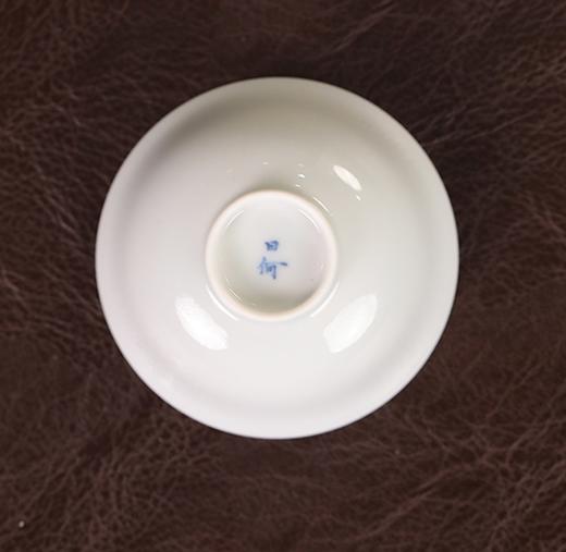 【忘言】青花釉里红拾花品杯 曰何文人器 商品图4