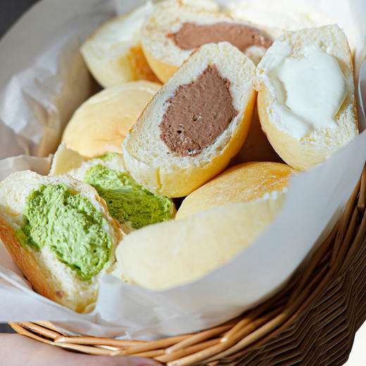 爆浆云朵冰面包 夹心软欧 原味牛乳 黑巧可可 抹茶薄荷 奶香榴莲 商品图4