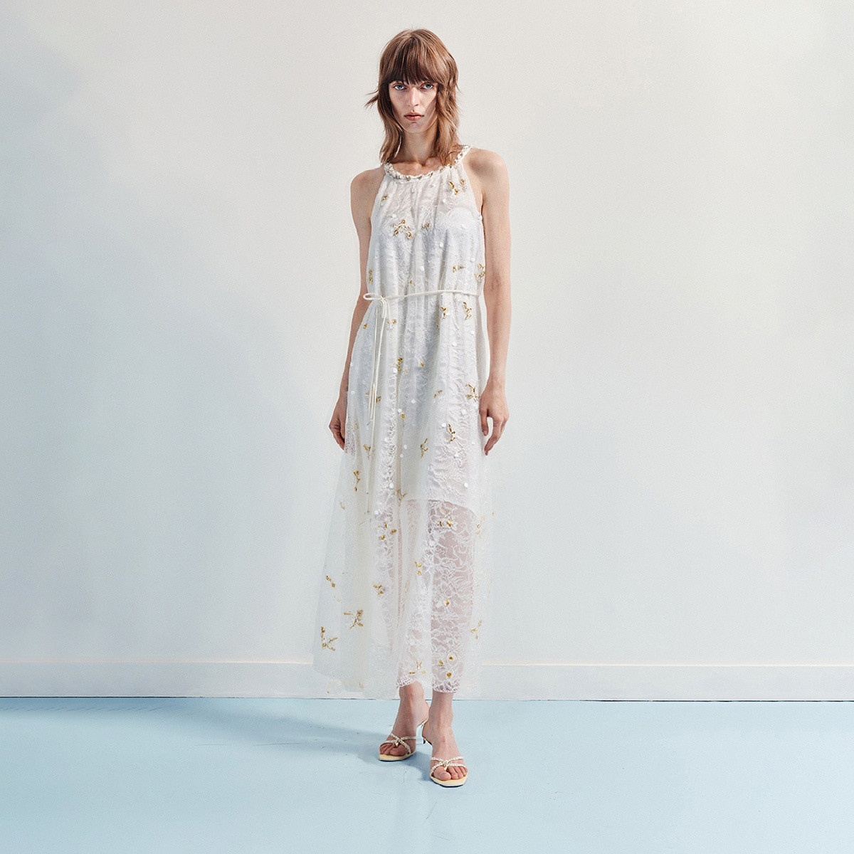 玛克门店发货:优雅度假风晕染蕾丝连衣裙25夏挂脖吊带收腰裙(货号:MF86DR015F3001)