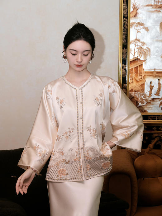 盛唐牡丹大师系列| 重工盘银江崖海水纹外套 商品图1