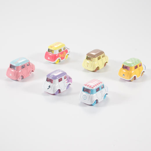 多美卡 梦之仿真车 三丽鸥家族系列3  盲盒1个 款式随机发 商品图3