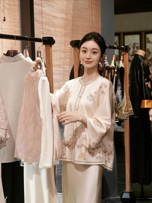 盛唐牡丹大师系列| 重工盘银江崖海水纹外套 商品图2