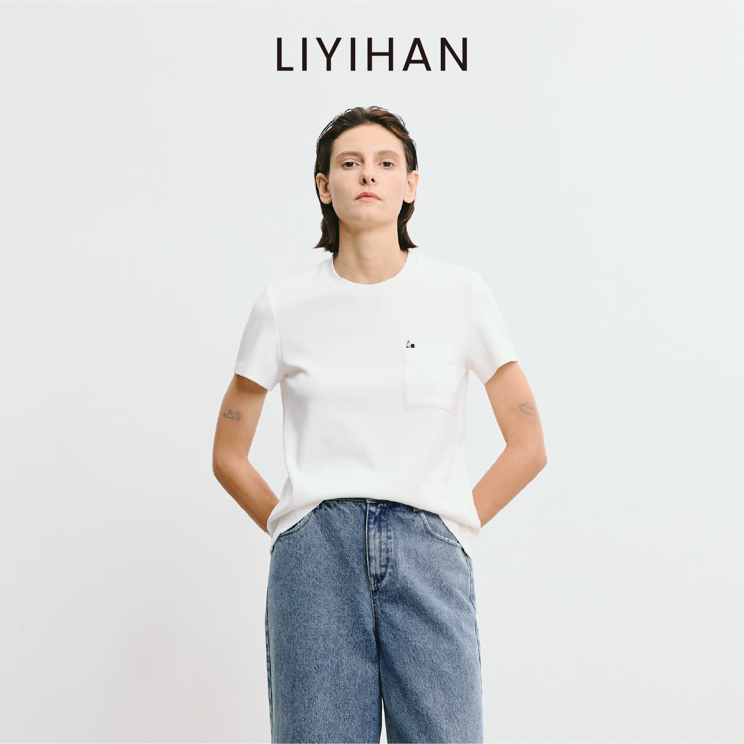 LIYIHAN 2025夏新款通勤长绒棉铅笔短袖T恤女白色刺绣圆领上衣设计感