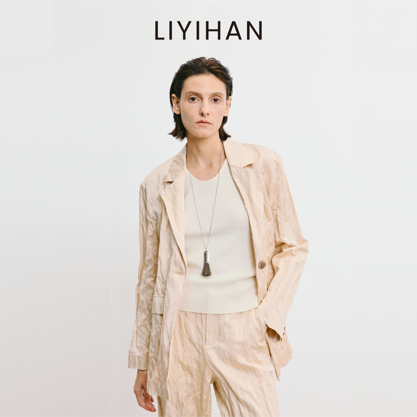 LIYIHAN 2025秋季新款褶皱西装女杏色设计感小众外套