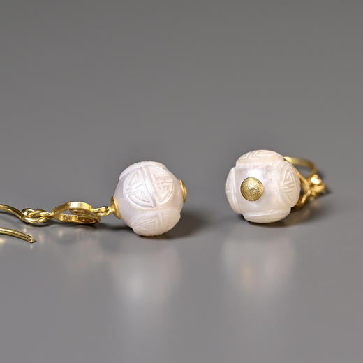 清代宫廷风团寿纹珍珠“酥雪”耳环 商品图4