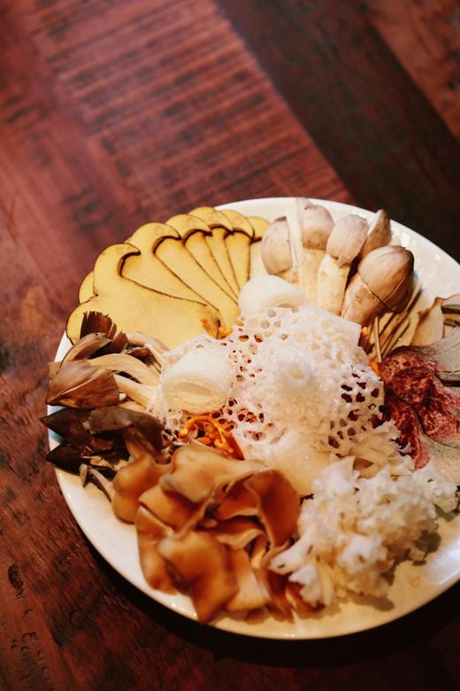 云南丛林菌子土鸡汤锅(火锅) 商品图3