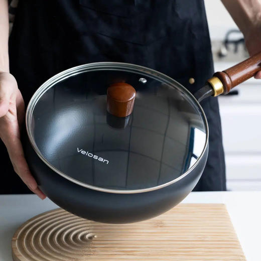 温仑山Velosan 大肚铁锅 24cm大口径锅深10cm；高纯铁材质，0涂层；肚大锅深煎炒炖煮样样行；电磁炉，燃气灶通用 商品图1