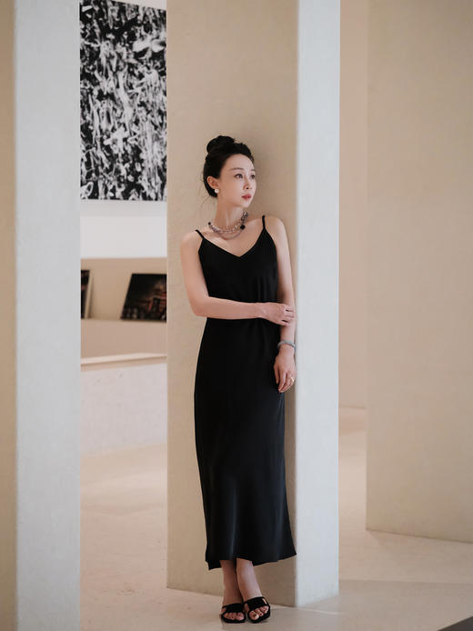 盛唐牡丹| 黑色醋酸吊带 商品图4