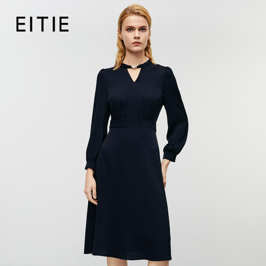 EITIE爱特爱秋季新款时尚挂脖V领收腰显瘦通勤连衣裙7907627 商品图0