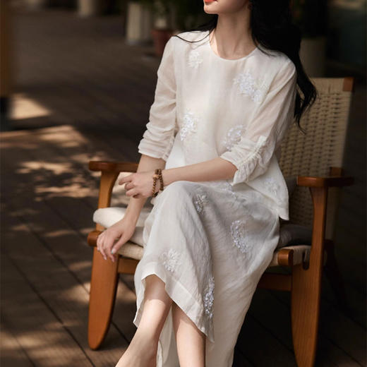 ORIGNAL&CO繁花亮片刺绣棉麻小白裙套装 | 奢牌同款刺绣工艺，棉麻混纺面料，轻盈有气质【3-5天发货，周末顺延】 商品图3