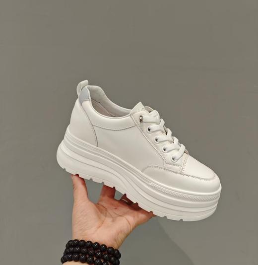 【秋季新款】西村名物2025年秋季新款小圆头舒软厚底防滑小白鞋轻便板鞋X25CM30381 商品图2